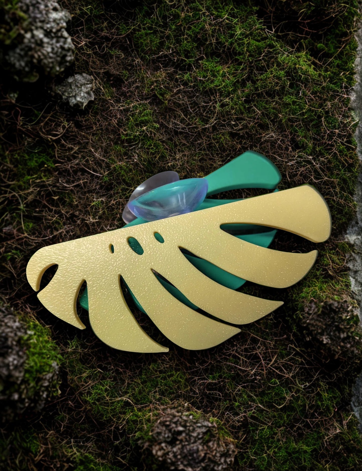 Monstera Leaf Betta Bench – Fish Safe PETG Aquarium Hammock & Resting Spot – Suction Cup Mount